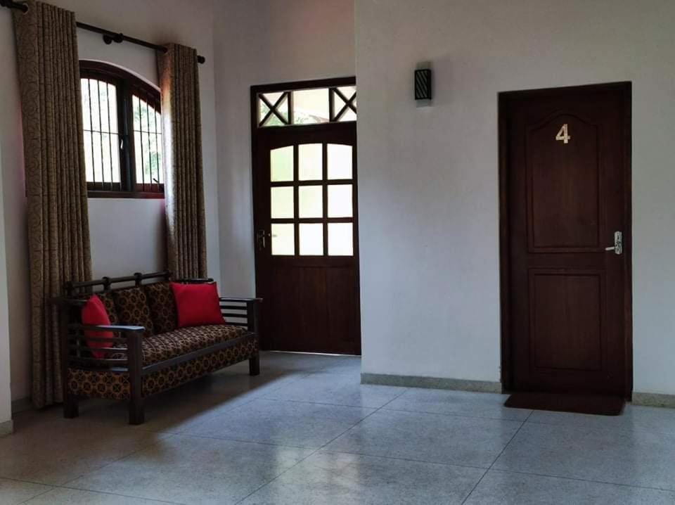 Visu Villa Hotel Habarana Exterior foto